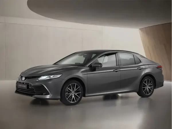 Berapa Konsumsi BBM Mobil Camry Hybrid? Ini Jawabannya!