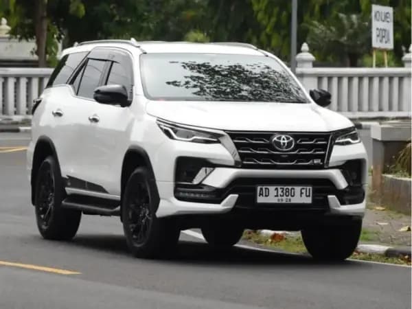 Apa Perbedaan Fortuner SRZ dan VRZ? Ini Bedanya, Wajib Tahu!