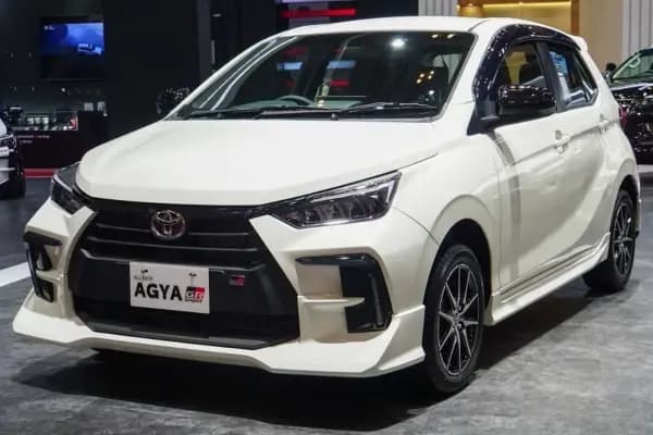 Daftar Harga Agya GR Sport Bekas & Simulasi Kredit nya di Setir Kanan