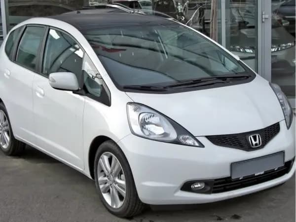 Cari Honda Jazz Bekas Harga 80 Jutaan? Kredit nya Mulai 1 Jutaan Aja!