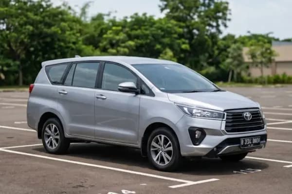 Harga Innova Tipe V Bekas Terbaru & Simulasi Kreditnya di Setir Kanan