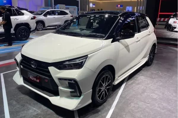 Agya GR Sport 2022: Spesifikasi, Fitur, Ulasan & Harga