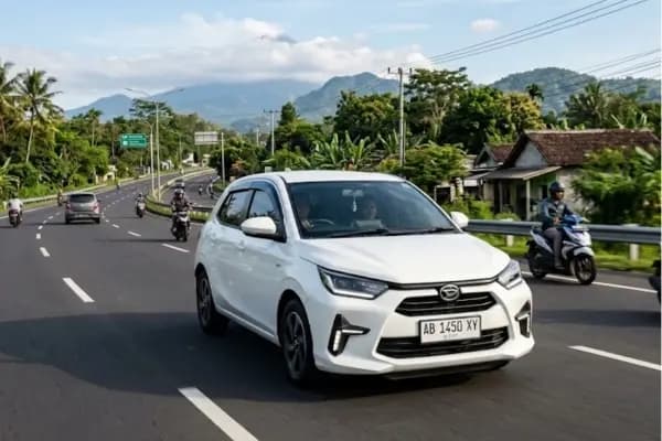 Jual Mobil Bekas KM Rendah DP 0% di Setir Kanan, Cek Kreditnya!