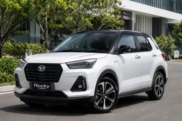 Rekomendasi Mobil Hybrid 2026 Paling Dinanti Tahun Ini!