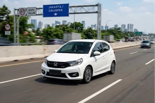 Mau Kredit Honda Brio Bekas Manual? Ini Pilihan DP 0% di Setir Kanan
