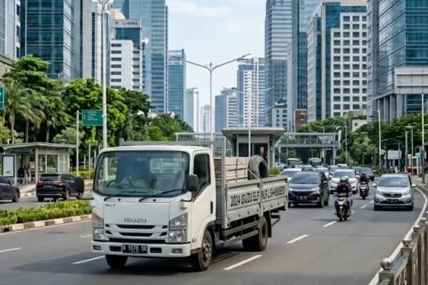 Mau Isuzu Elf NLR Bekas? Intip Harga & Simulasi Kredit