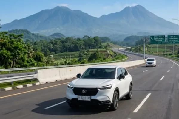 Nikmati Tol Solo - Semarang Lebih Aman Pakai HR-V SENSING!