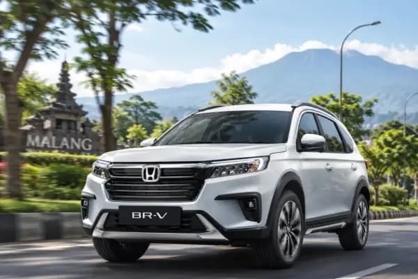 Mobil Honda Terbaik untuk Geografi Malang - Batu: Dari Brio Lincah Hingga HR-V Tangguh