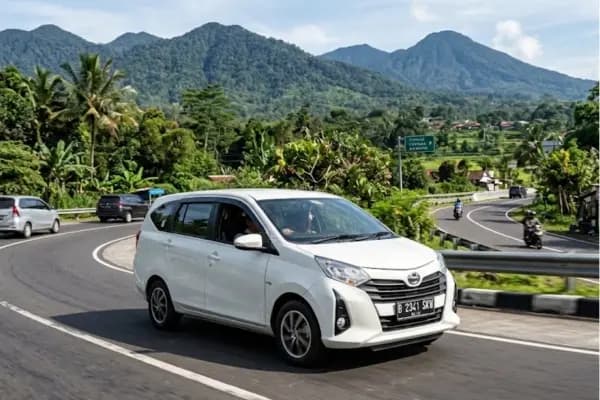 Budget Friendly! DP Mobil Bekas Rp15 Jutaan & Simulasi Kredit Nya
