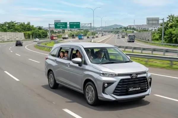 Cari DP Mobil Bekas Avanza 5 Juta? Cek Solusinya di Setir Kanan!