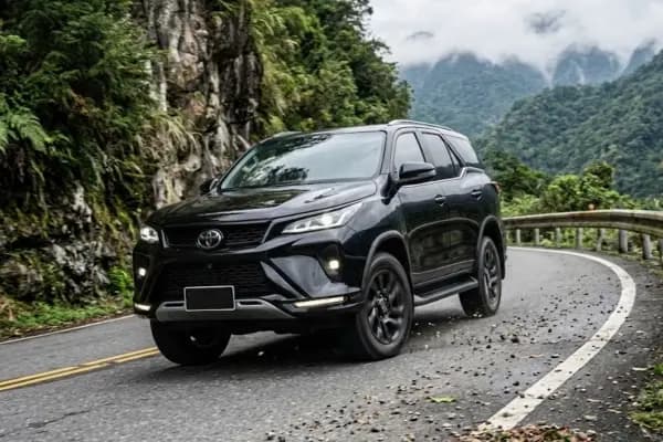 Kredit Fortuner VRZ Bekas Tahun Muda, Cicilan Mulai Rp9 Jutaan